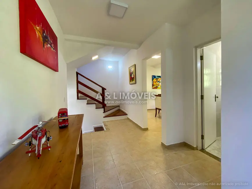Casa de Condomínio com 5 quartos à venda, 225m2 em Campos Do Jordao - SP - imagem 9 Foto 9 de Casa de Condomínio com 5 quartos à venda, 225m2 em Campos Do Jordao - SP