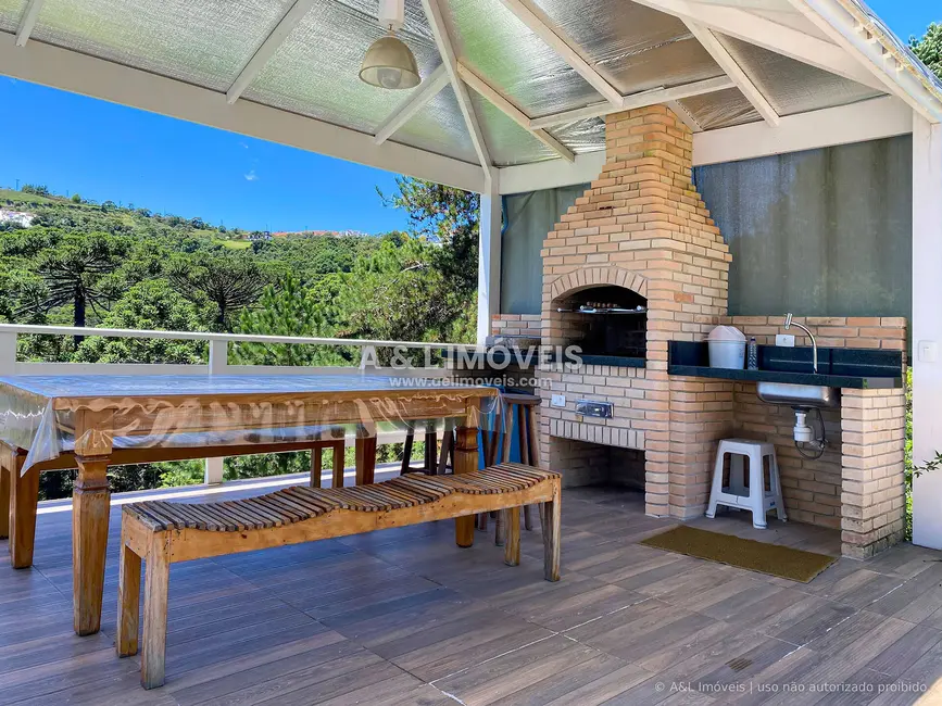 Casa de Condomínio com 5 quartos à venda, 225m2 em Campos Do Jordao - SP - imagem 2 Foto 2 de Casa de Condomínio com 5 quartos à venda, 225m2 em Campos Do Jordao - SP