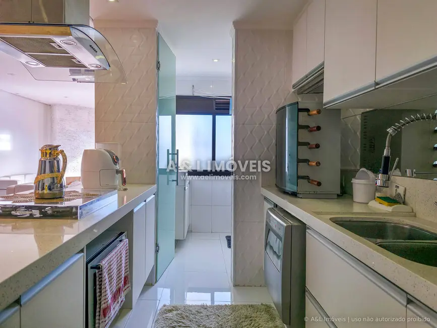 Foto 4 de Apartamento com 3 quartos à venda, 105m2 em Campos Do Jordao - SP