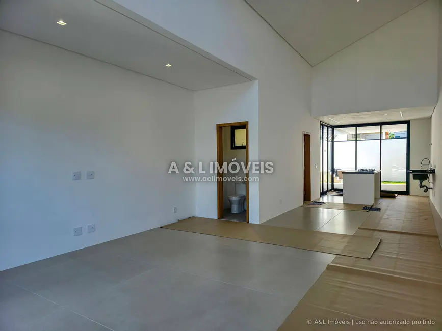 Foto 1 de Casa de Condomínio com 3 quartos à venda, 165m2 em Tremembe - SP