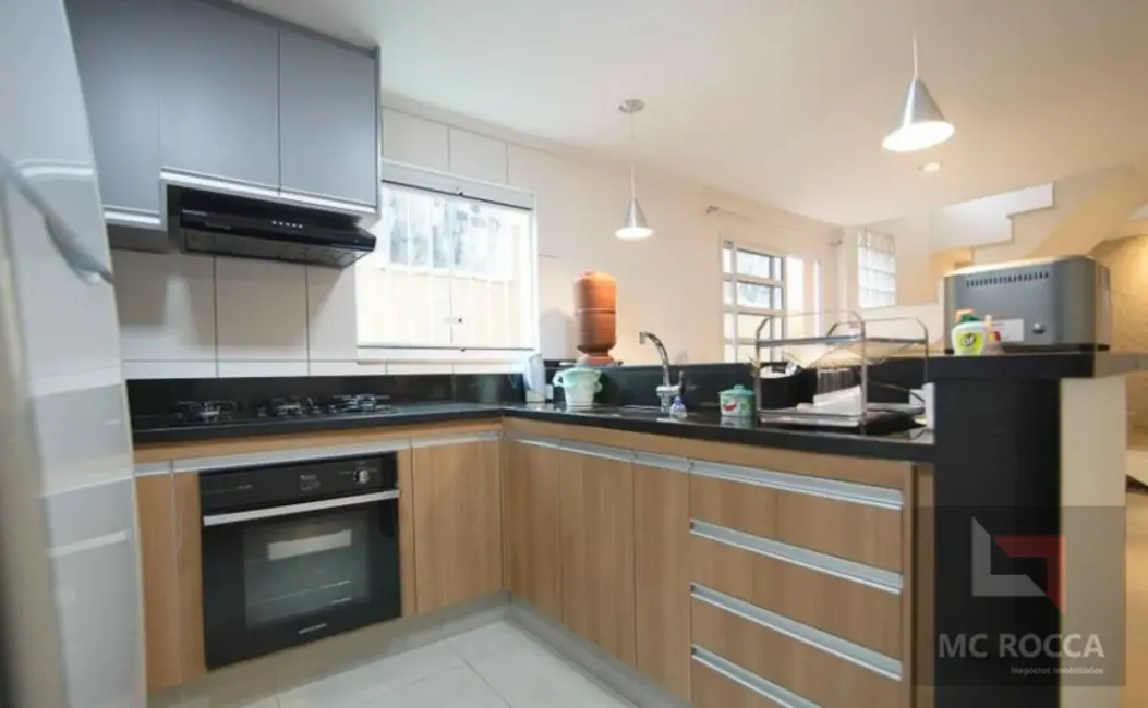 Foto 9 de Sobrado com 4 quartos à venda, 243m2 em Parque São Vicente, Maua - SP