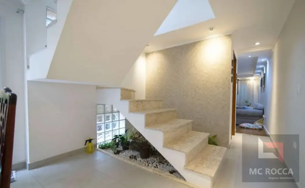 Foto 8 de Sobrado com 4 quartos à venda, 243m2 em Parque São Vicente, Maua - SP