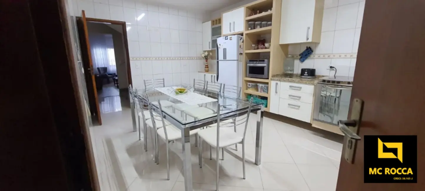 Foto 4 de Sobrado com 3 quartos à venda, 224m2 em Vila Guarani, Santo Andre - SP
