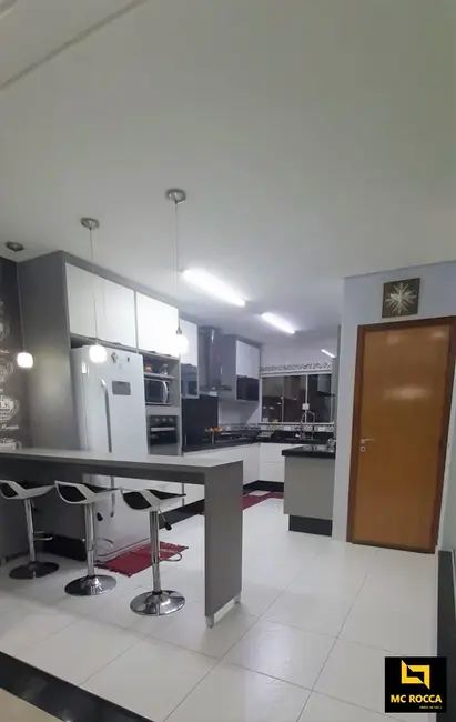 Foto 3 de Sobrado com 3 quartos à venda, 210m2 em Parque Terra Nova II, Sao Bernardo Do Campo - SP