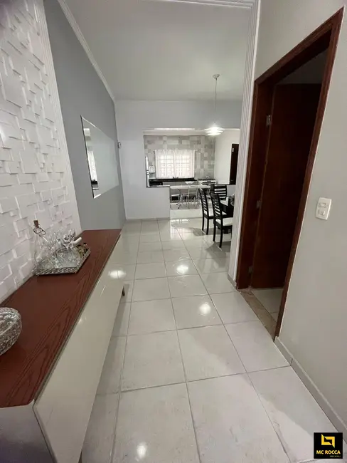 Sobrado com 3 quartos à venda, 207m2 em São João Clímaco, São Paulo - SP - imagem 2 Foto 2 de Sobrado com 3 quartos à venda, 207m2 em São João Clímaco, São Paulo - SP