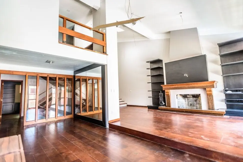 Casa com 4 quartos à venda, 337m2 em Passo da Areia, Porto Alegre - RS - imagem 5 Foto 5 de Casa com 4 quartos à venda, 337m2 em Passo da Areia, Porto Alegre - RS