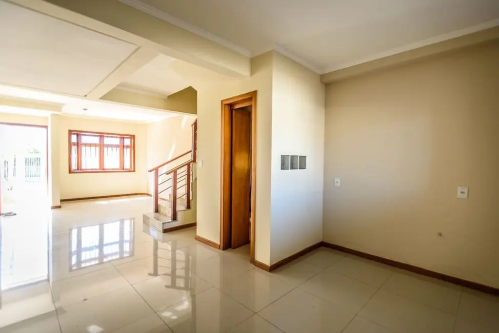 Casa com 3 quartos à venda, 151m2 em Parque Santa Fé, Porto Alegre - RS - imagem 3 Foto 3 de Casa com 3 quartos à venda, 151m2 em Parque Santa Fé, Porto Alegre - RS