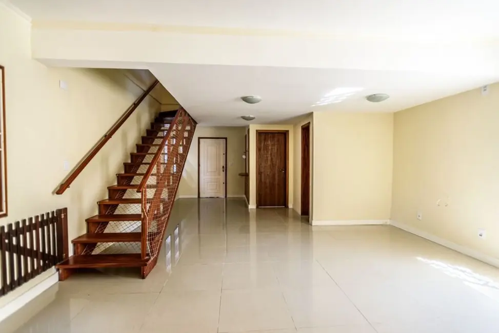 Foto 8 de Casa com 4 quartos à venda, 225m2 em Tristeza, Porto Alegre - RS