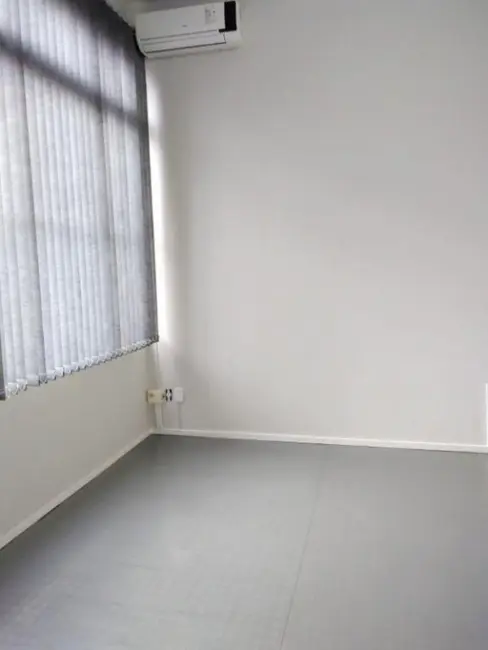 Sala Comercial à venda, 39m2 em Centro Histórico, Porto Alegre - RS - imagem 6 Foto 6 de Sala Comercial à venda, 39m2 em Centro Histórico, Porto Alegre - RS