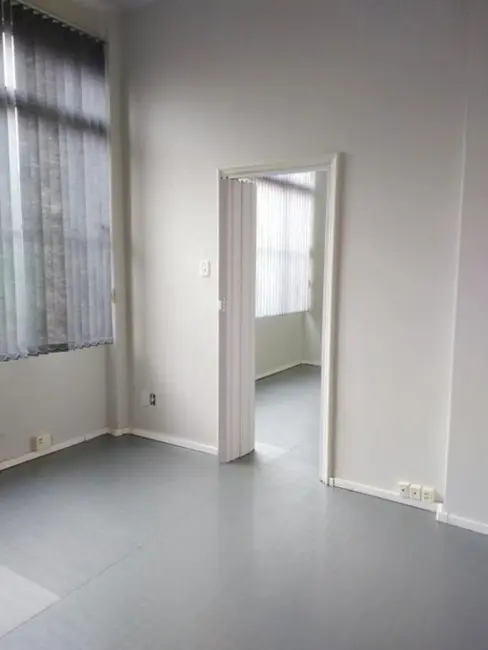 Sala Comercial à venda, 39m2 em Centro Histórico, Porto Alegre - RS - imagem 7 Foto 7 de Sala Comercial à venda, 39m2 em Centro Histórico, Porto Alegre - RS