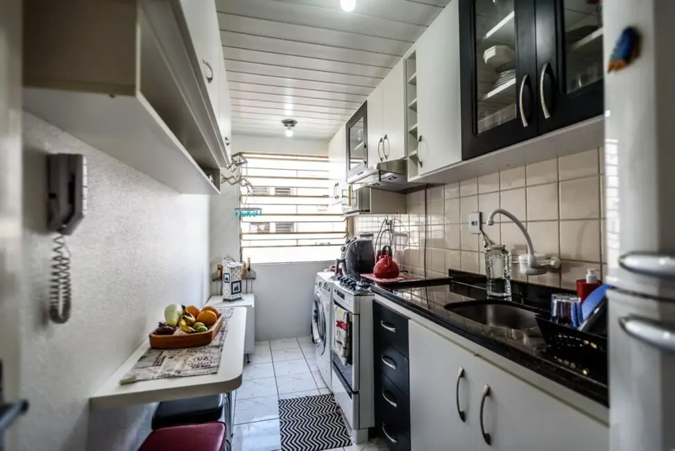 Foto 2 de Apartamento com 2 quartos à venda, 52m2 em Sarandi, Porto Alegre - RS