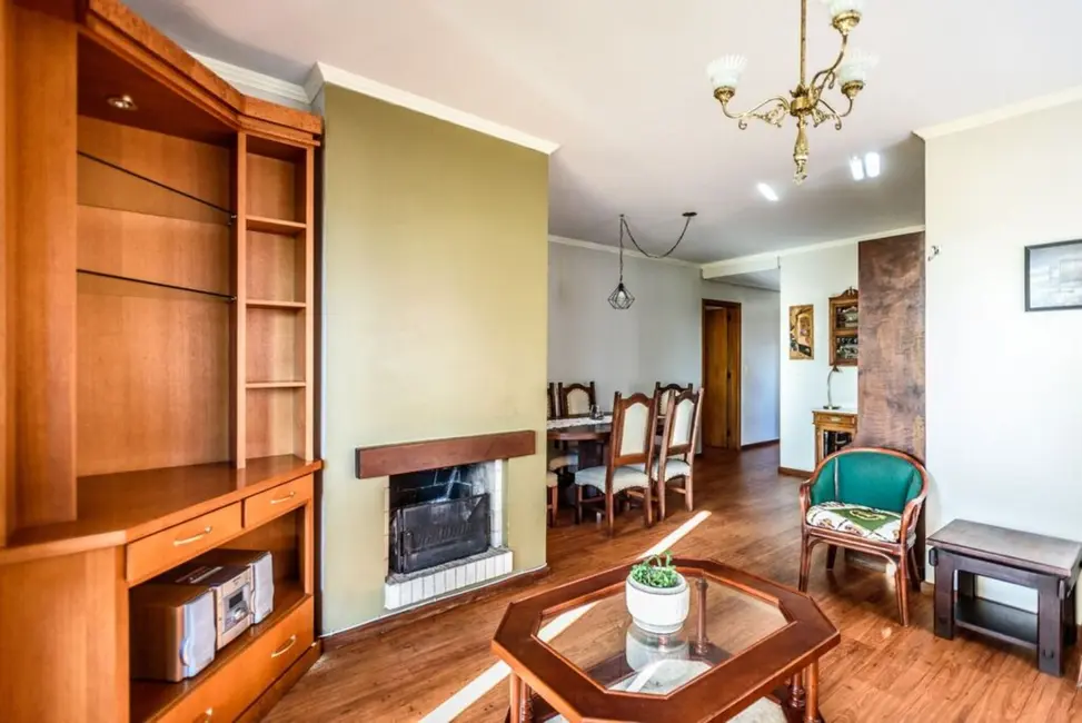 Apartamento com 3 quartos à venda, 123m2 em Petrópolis, Porto Alegre - RS - imagem 2 Foto 2 de Apartamento com 3 quartos à venda, 123m2 em Petrópolis, Porto Alegre - RS