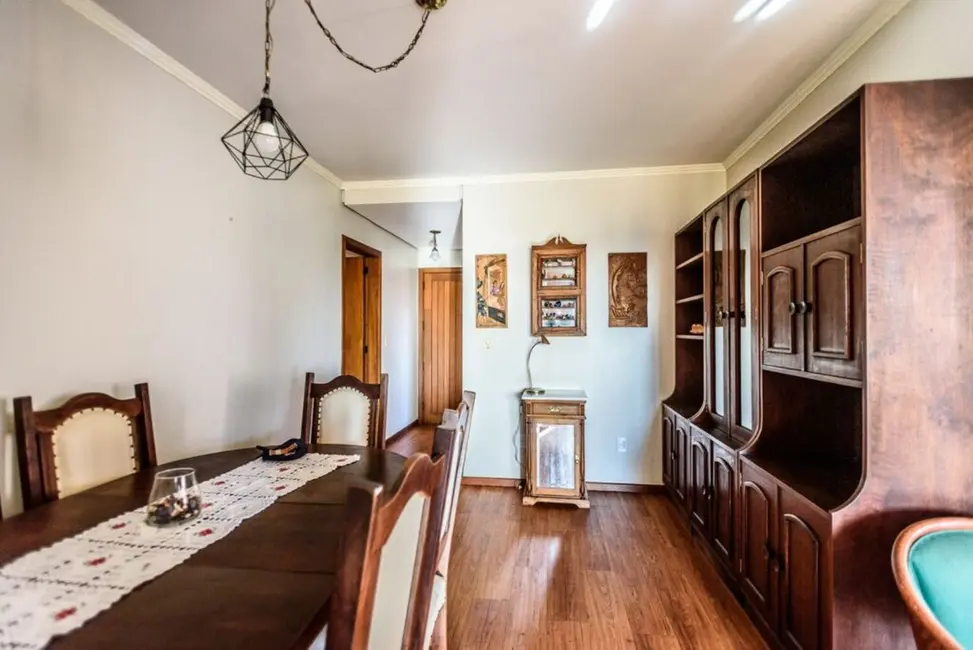 Apartamento com 3 quartos à venda, 123m2 em Petrópolis, Porto Alegre - RS - imagem 4 Foto 4 de Apartamento com 3 quartos à venda, 123m2 em Petrópolis, Porto Alegre - RS