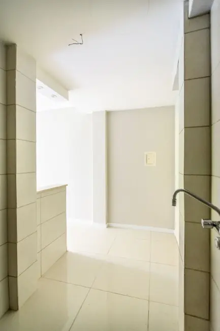 Apartamento com 1 quarto à venda, 30m2 em Centro Histórico, Porto Alegre - RS - imagem 9 Foto 9 de Apartamento com 1 quarto à venda, 30m2 em Centro Histórico, Porto Alegre - RS