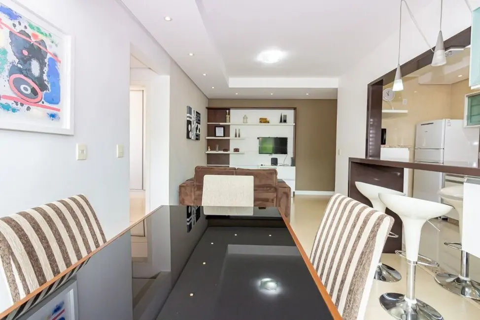 Apartamento com 2 quartos à venda, 67m2 em Teresópolis, Porto Alegre - RS - imagem 5 Foto 5 de Apartamento com 2 quartos à venda, 67m2 em Teresópolis, Porto Alegre - RS