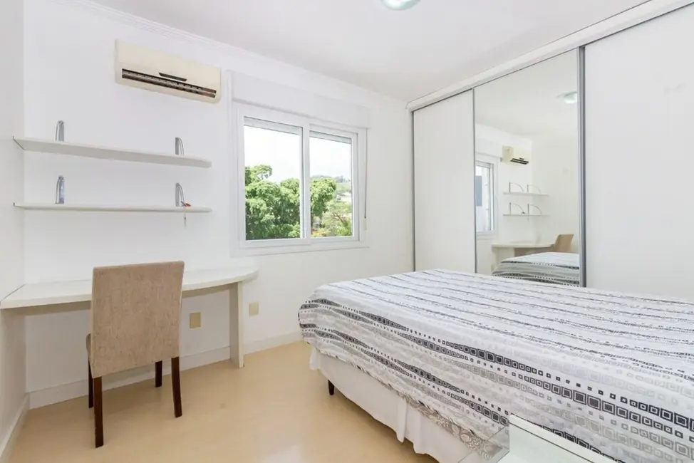 Apartamento com 2 quartos à venda, 67m2 em Teresópolis, Porto Alegre - RS - imagem 7 Foto 7 de Apartamento com 2 quartos à venda, 67m2 em Teresópolis, Porto Alegre - RS