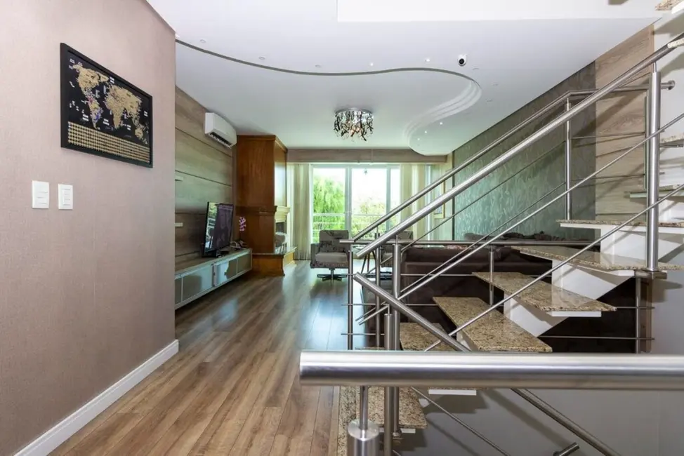 Casa com 3 quartos à venda, 253m2 em Costa e Silva, Porto Alegre - RS - imagem 3 Foto 3 de Casa com 3 quartos à venda, 253m2 em Costa e Silva, Porto Alegre - RS