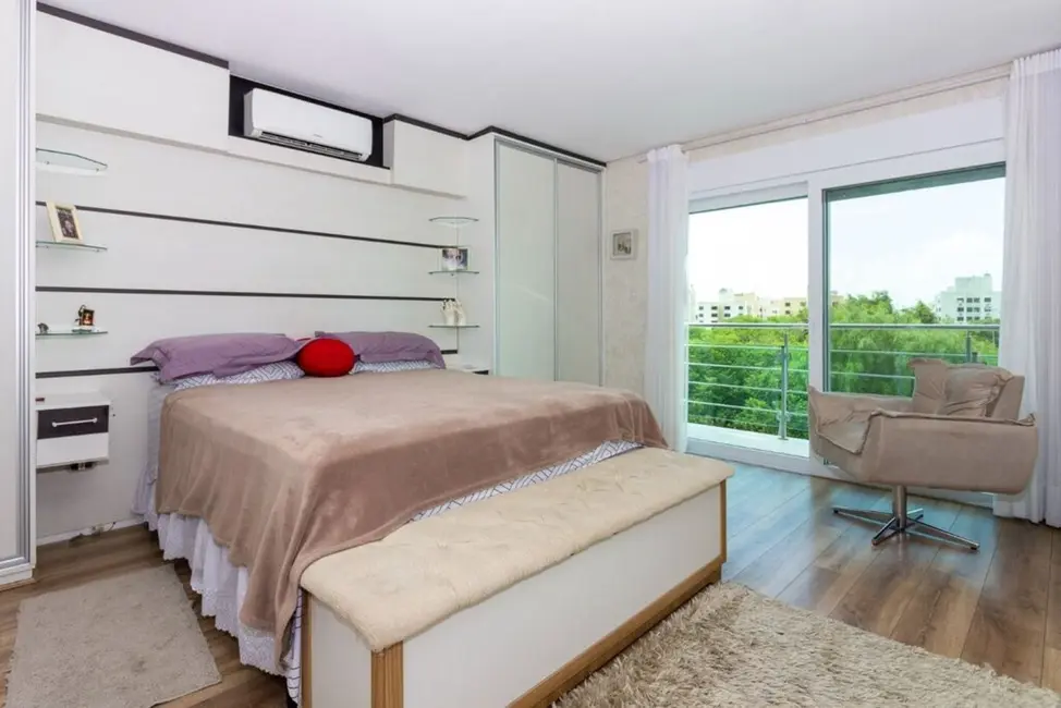 Casa com 3 quartos à venda, 253m2 em Costa e Silva, Porto Alegre - RS - imagem 9 Foto 9 de Casa com 3 quartos à venda, 253m2 em Costa e Silva, Porto Alegre - RS