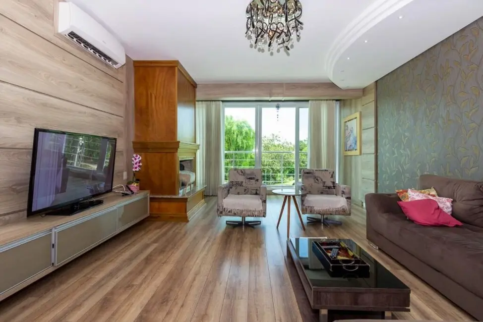 Casa com 3 quartos à venda, 253m2 em Costa e Silva, Porto Alegre - RS - imagem 2 Foto 2 de Casa com 3 quartos à venda, 253m2 em Costa e Silva, Porto Alegre - RS