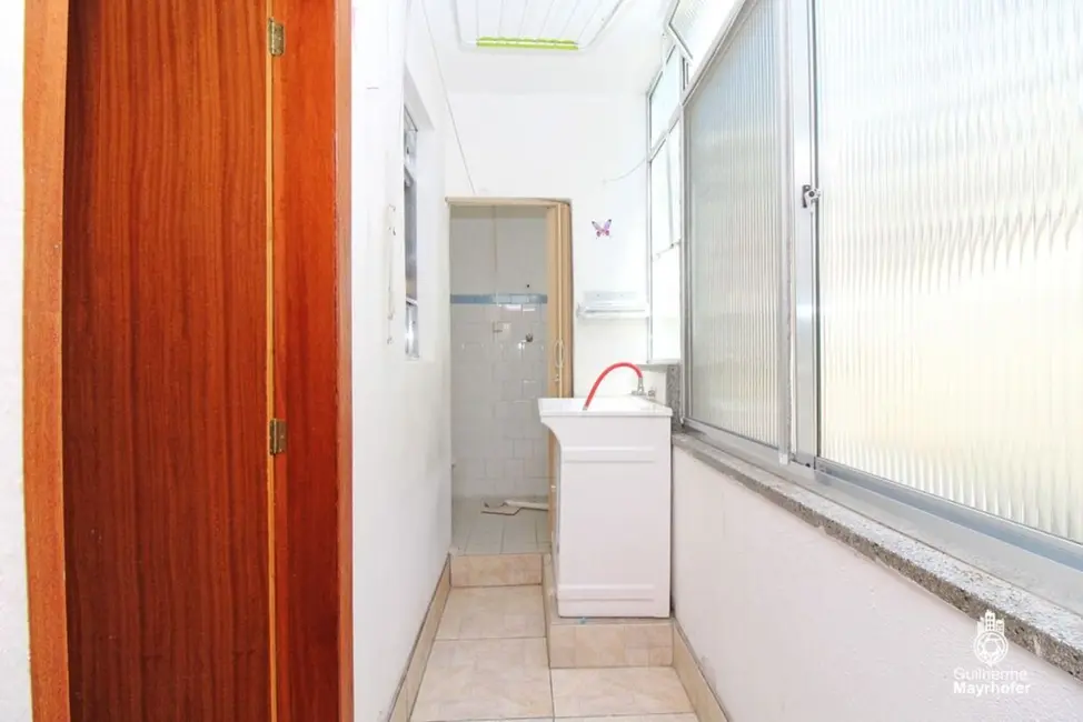 Apartamento com 2 quartos à venda, 80m2 em Santa Cecília, Porto Alegre - RS - imagem 7 Foto 7 de Apartamento com 2 quartos à venda, 80m2 em Santa Cecília, Porto Alegre - RS