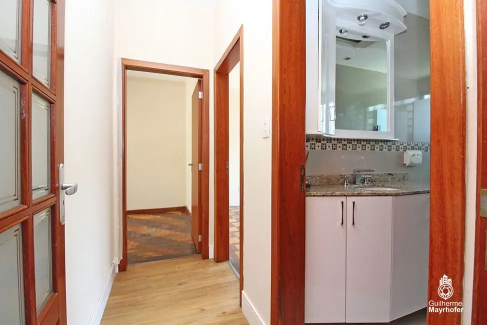 Apartamento com 2 quartos à venda, 80m2 em Santa Cecília, Porto Alegre - RS - imagem 8 Foto 8 de Apartamento com 2 quartos à venda, 80m2 em Santa Cecília, Porto Alegre - RS