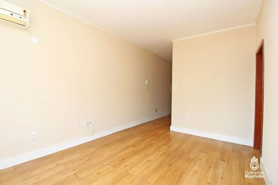 Apartamento com 2 quartos à venda, 80m2 em Santa Cecília, Porto Alegre - RS - imagem 3 Foto 3 de Apartamento com 2 quartos à venda, 80m2 em Santa Cecília, Porto Alegre - RS