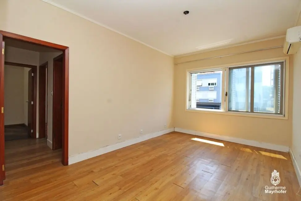 Foto 1 de Apartamento com 2 quartos à venda, 80m2 em Santa Cecília, Porto Alegre - RS