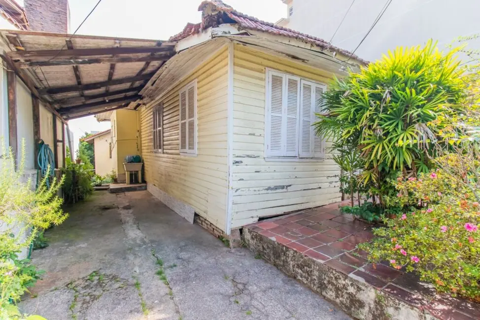 Foto 4 de Terreno / Lote à venda, 310m2 em Passo da Areia, Porto Alegre - RS