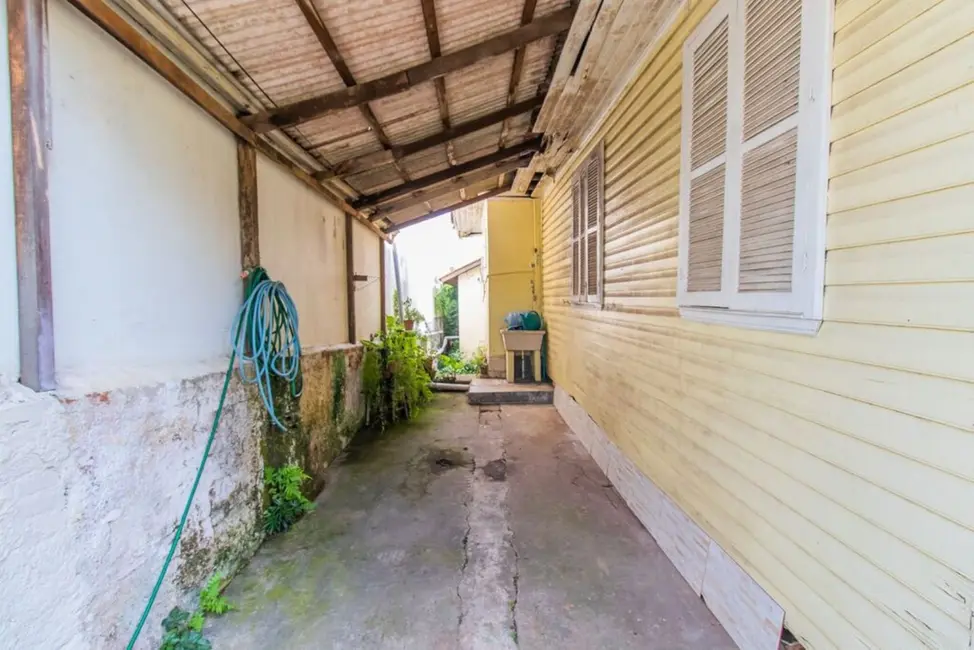 Foto 5 de Terreno / Lote à venda, 310m2 em Passo da Areia, Porto Alegre - RS