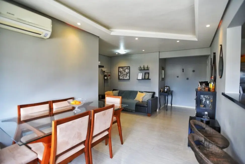 Apartamento com 3 quartos à venda, 88m2 em Vila Ipiranga, Porto Alegre - RS - imagem 6 Foto 6 de Apartamento com 3 quartos à venda, 88m2 em Vila Ipiranga, Porto Alegre - RS