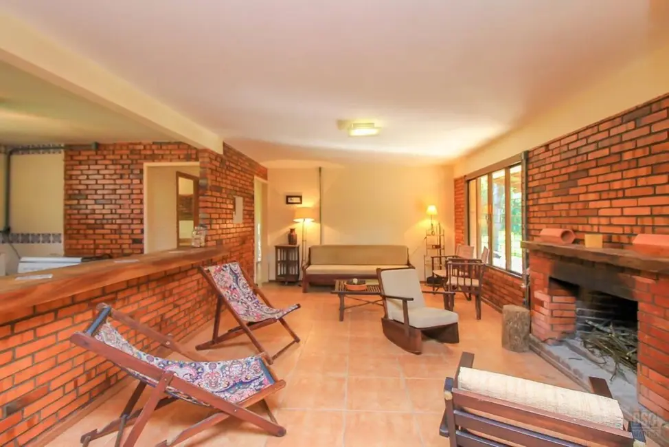 Casa com 3 quartos à venda, 200m2 em Belém Novo, Porto Alegre - RS - imagem 2 Foto 2 de Casa com 3 quartos à venda, 200m2 em Belém Novo, Porto Alegre - RS