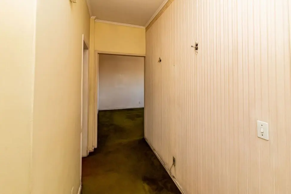 Apartamento com 3 quartos à venda, 122m2 em Independência, Porto Alegre - RS - imagem 9 Foto 9 de Apartamento com 3 quartos à venda, 122m2 em Independência, Porto Alegre - RS