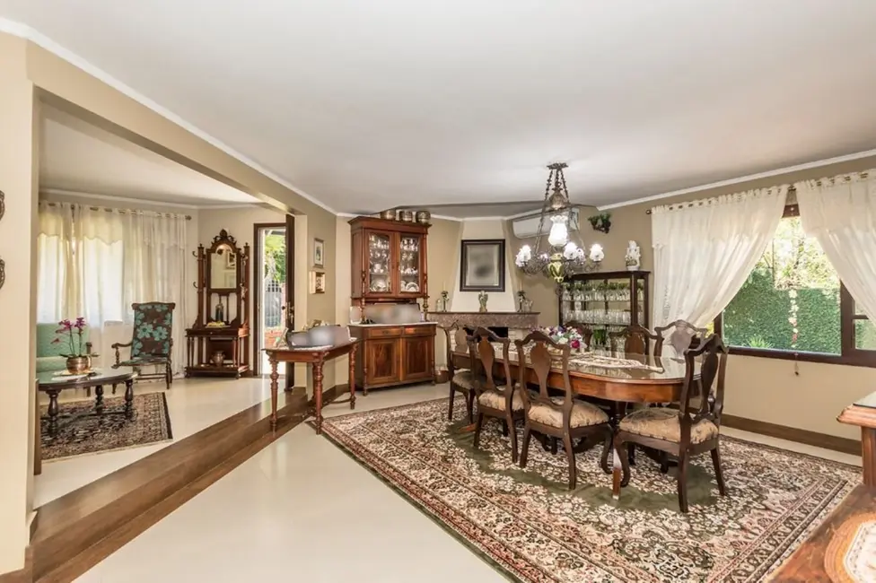 Foto 3 de Casa com 4 quartos à venda, 272m2 em Jardim Sabará, Porto Alegre - RS