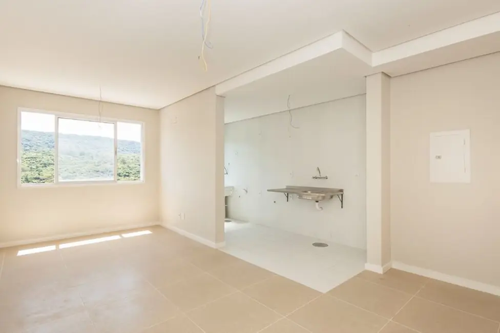 Foto 2 de Apartamento com 2 quartos à venda, 56m2 em Agronomia, Porto Alegre - RS