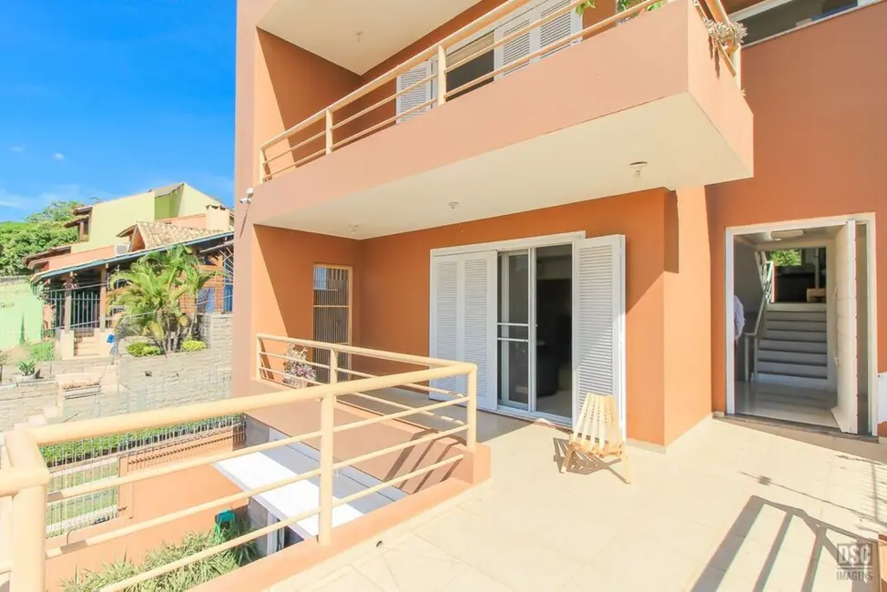 Casa com 3 quartos à venda, 265m2 em Espírito Santo, Porto Alegre - RS - imagem 8 Foto 8 de Casa com 3 quartos à venda, 265m2 em Espírito Santo, Porto Alegre - RS