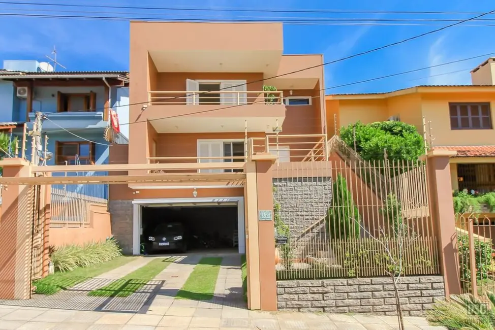 Foto 1 de Casa com 3 quartos à venda, 265m2 em Espírito Santo, Porto Alegre - RS