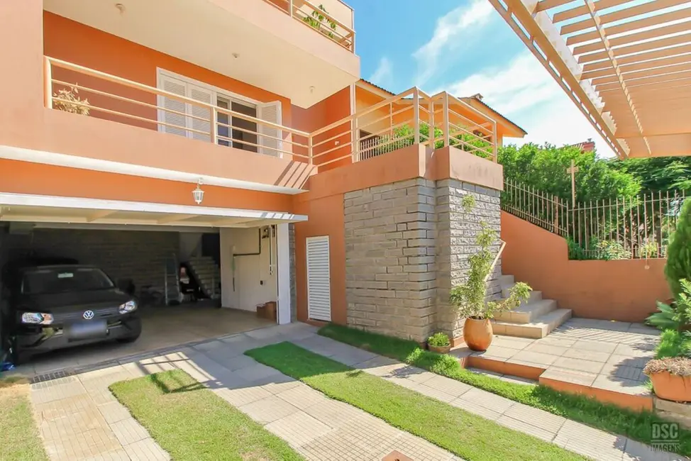 Casa com 3 quartos à venda, 265m2 em Espírito Santo, Porto Alegre - RS - imagem 3 Foto 3 de Casa com 3 quartos à venda, 265m2 em Espírito Santo, Porto Alegre - RS