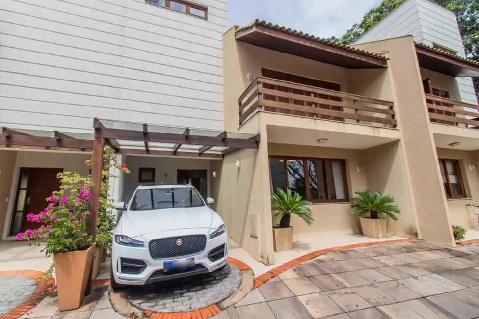 Casa com 3 quartos à venda, 240m2 em Agronomia, Porto Alegre - RS - imagem 3 Foto 3 de Casa com 3 quartos à venda, 240m2 em Agronomia, Porto Alegre - RS