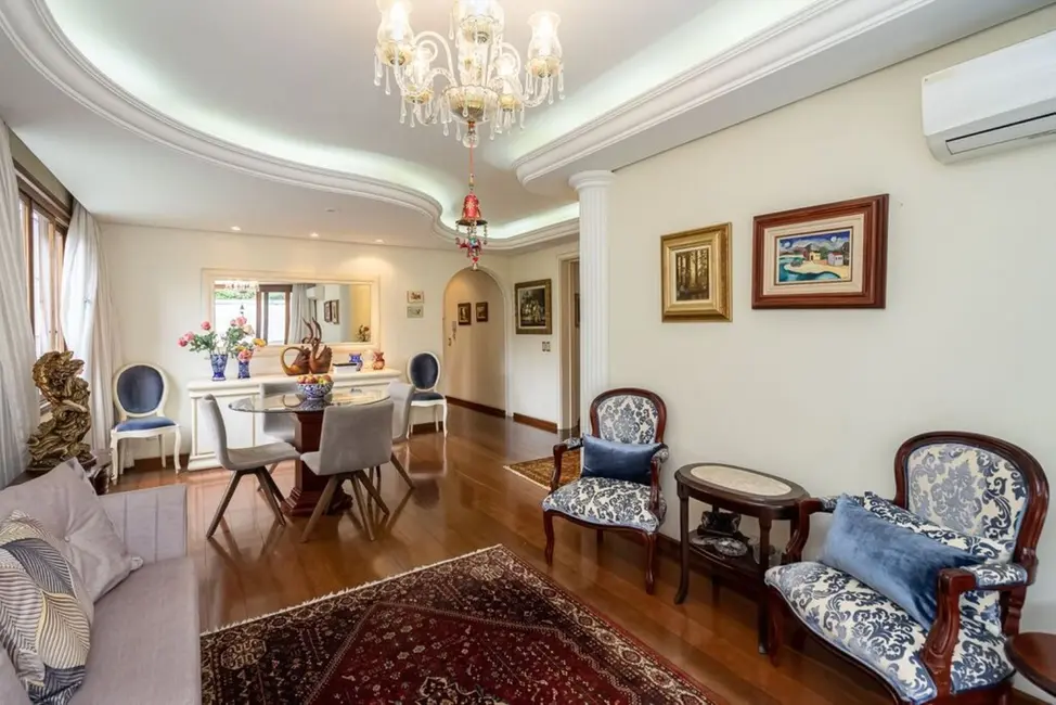 Apartamento com 3 quartos à venda, 131m2 em Higienópolis, Porto Alegre - RS - imagem 9 Foto 9 de Apartamento com 3 quartos à venda, 131m2 em Higienópolis, Porto Alegre - RS