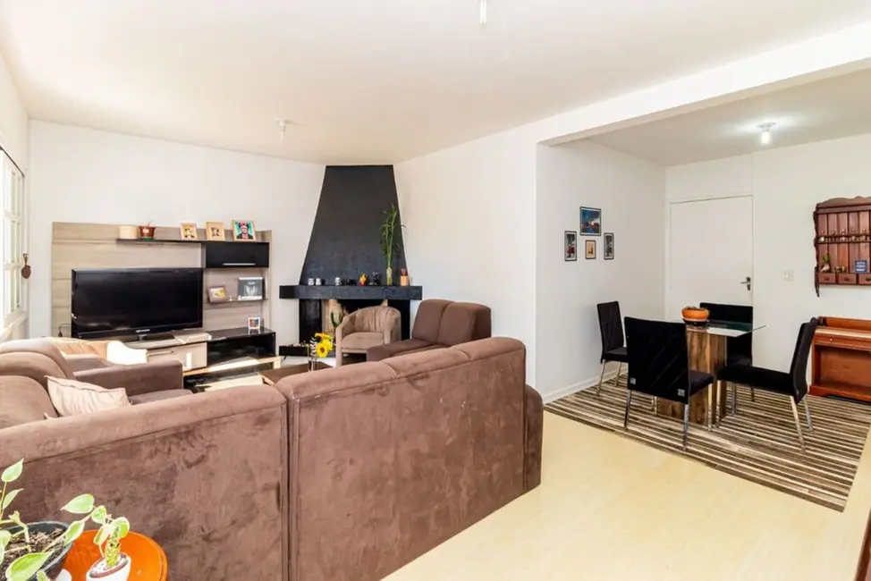 Casa com 6 quartos à venda, 337m2 em São Sebastião, Porto Alegre - RS - imagem 2 Foto 2 de Casa com 6 quartos à venda, 337m2 em São Sebastião, Porto Alegre - RS