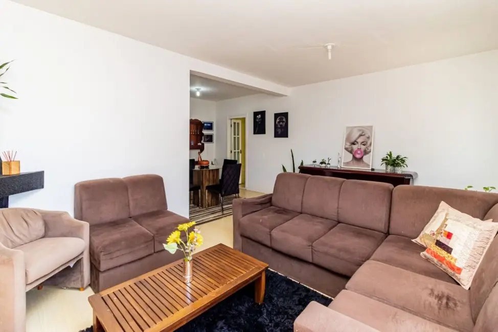 Casa com 6 quartos à venda, 337m2 em São Sebastião, Porto Alegre - RS - imagem 5 Foto 5 de Casa com 6 quartos à venda, 337m2 em São Sebastião, Porto Alegre - RS