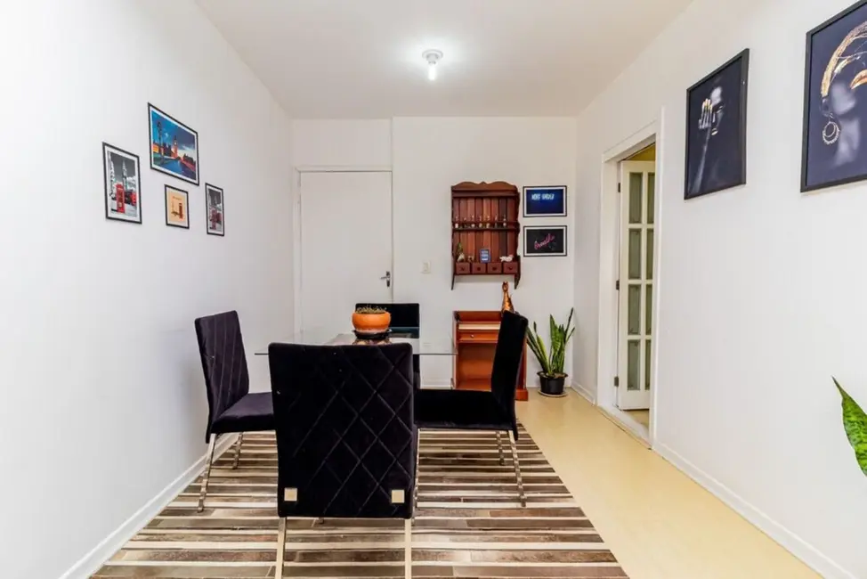 Casa com 6 quartos à venda, 337m2 em São Sebastião, Porto Alegre - RS - imagem 6 Foto 6 de Casa com 6 quartos à venda, 337m2 em São Sebastião, Porto Alegre - RS