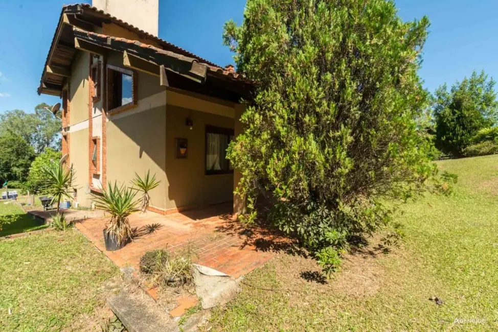Casa com 3 quartos à venda, 400m2 em Campo Novo, Porto Alegre - RS - imagem 1 Foto 1 de Casa com 3 quartos à venda, 400m2 em Campo Novo, Porto Alegre - RS