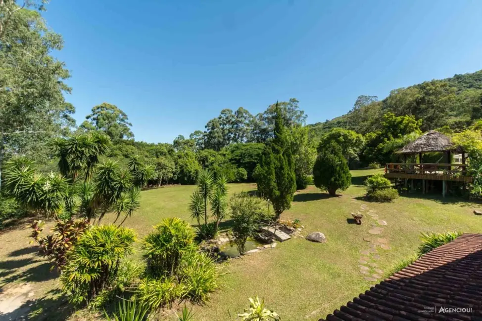 Casa com 3 quartos à venda, 400m2 em Campo Novo, Porto Alegre - RS - imagem 7 Foto 7 de Casa com 3 quartos à venda, 400m2 em Campo Novo, Porto Alegre - RS