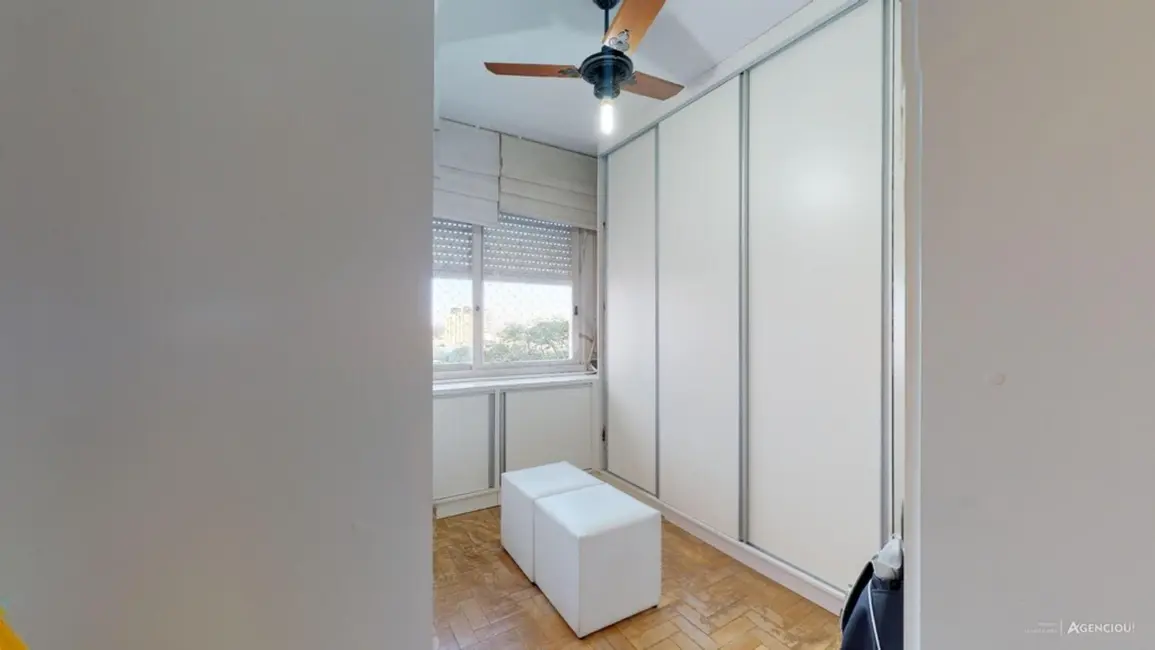 Apartamento com 3 quartos à venda, 185m2 em Passo da Areia, Porto Alegre - RS - imagem 9 Foto 9 de Apartamento com 3 quartos à venda, 185m2 em Passo da Areia, Porto Alegre - RS