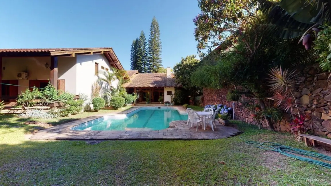 Casa com 4 quartos à venda, 619m2 em Ipanema, Porto Alegre - RS - imagem 4 Foto 4 de Casa com 4 quartos à venda, 619m2 em Ipanema, Porto Alegre - RS