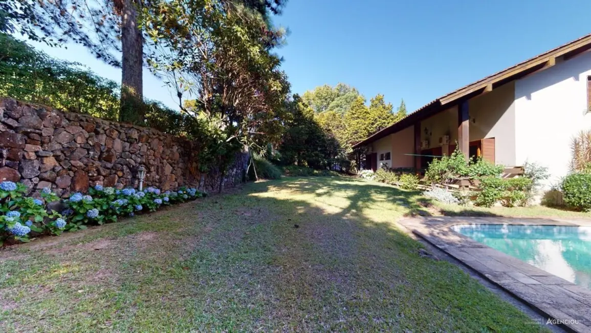 Casa com 4 quartos à venda, 619m2 em Ipanema, Porto Alegre - RS - imagem 3 Foto 3 de Casa com 4 quartos à venda, 619m2 em Ipanema, Porto Alegre - RS