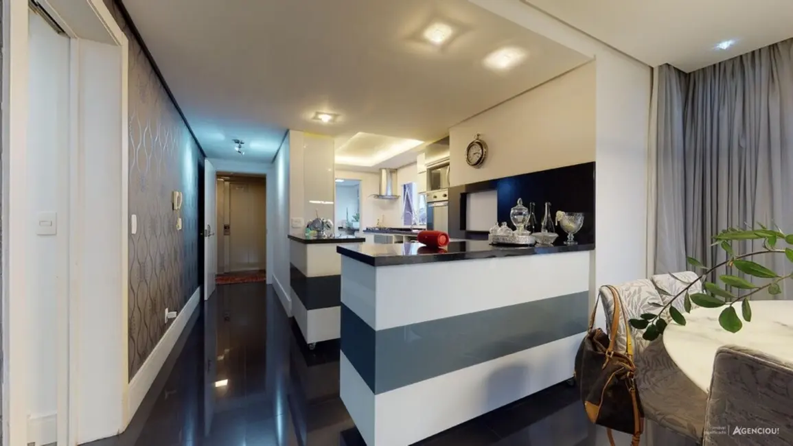 Apartamento com 3 quartos à venda, 106m2 em Boa Vista, Porto Alegre - RS - imagem 6 Foto 6 de Apartamento com 3 quartos à venda, 106m2 em Boa Vista, Porto Alegre - RS