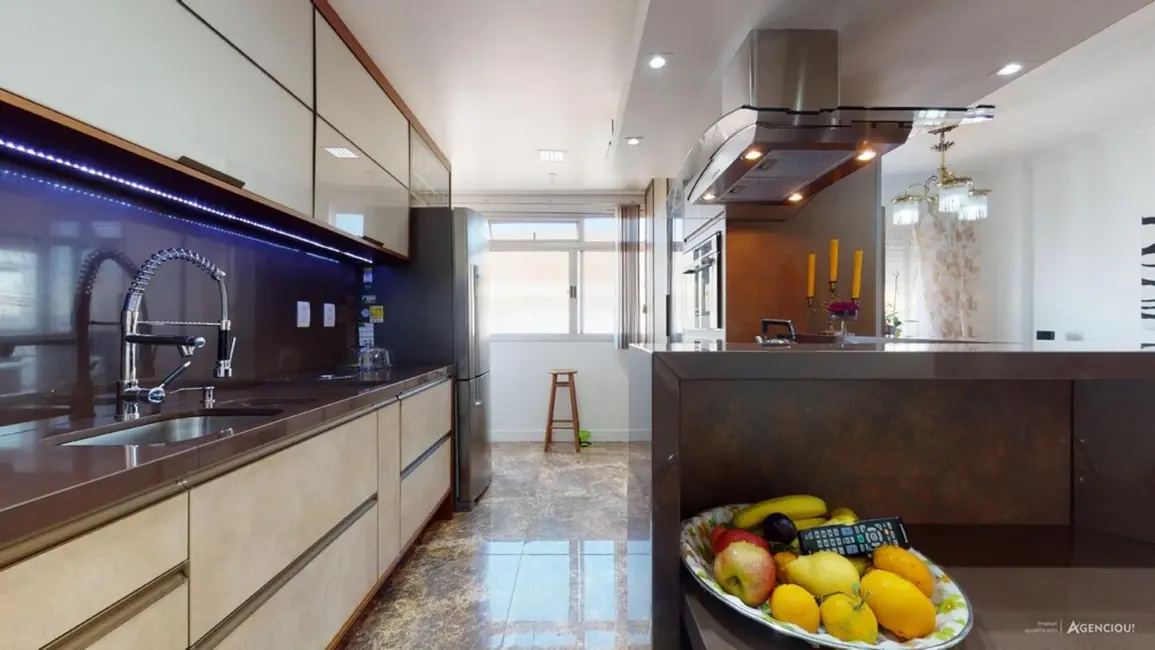 Foto 9 de Apartamento com 2 quartos à venda, 84m2 em Vila Assunção, Porto Alegre - RS