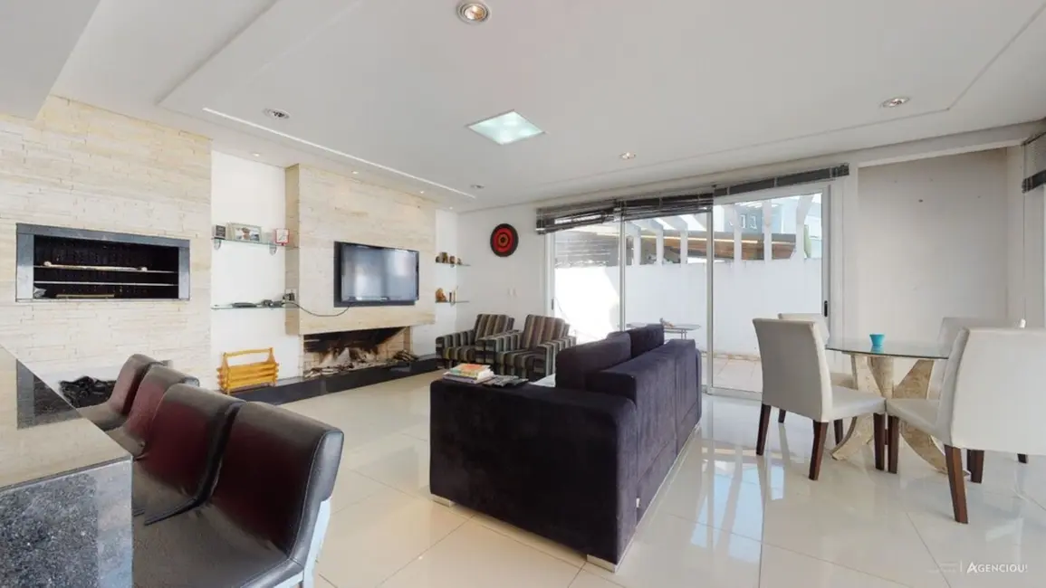 Casa com 3 quartos à venda, 231m2 em Campo Novo, Porto Alegre - RS - imagem 4 Foto 4 de Casa com 3 quartos à venda, 231m2 em Campo Novo, Porto Alegre - RS